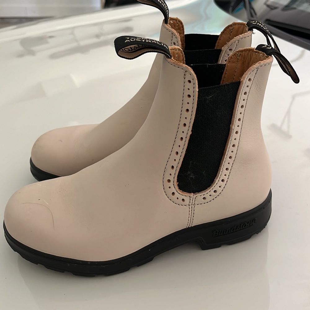 Cream high top Blundstones - Picture 2 of 7